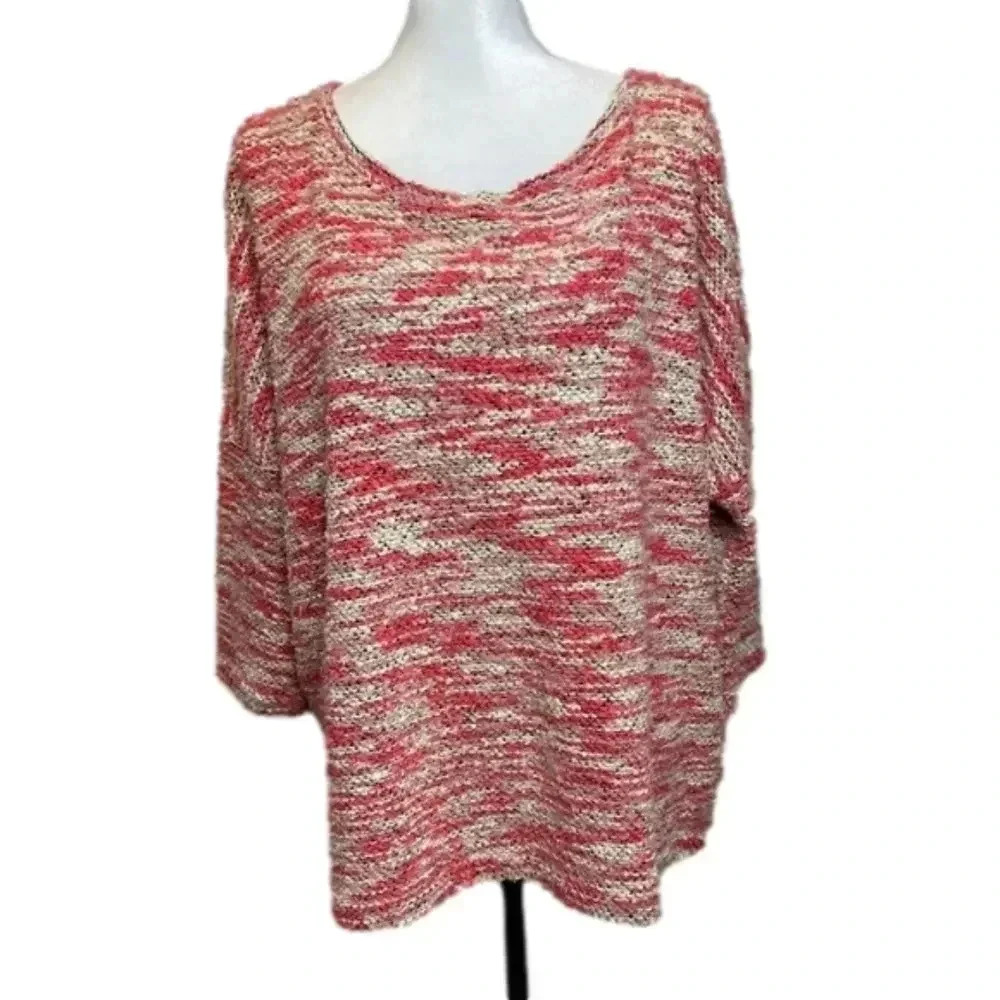 UMGEE Oversized Knit Sweater‎ with rounded neckline and 3/4th length sleeves.